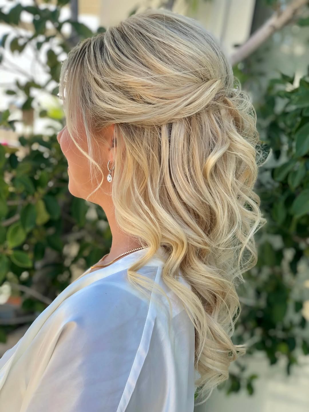 Glamorous Half Updo With Honey Blonde Waves