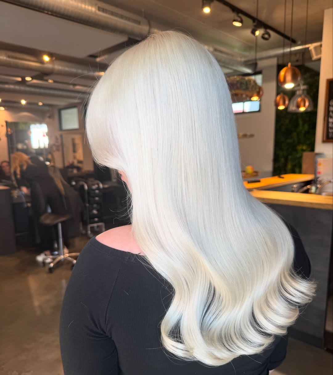 Glamorous Platinum Blonde Long Waves