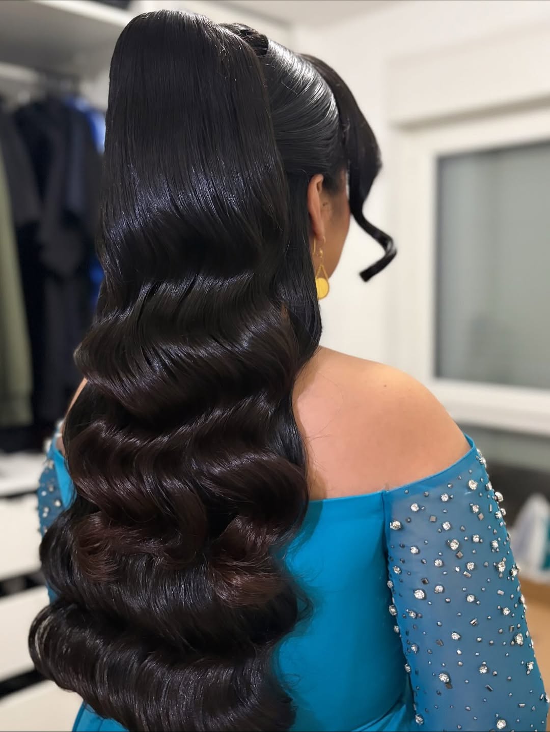 Glamorous Wavy High Ponytail With Defined Curls