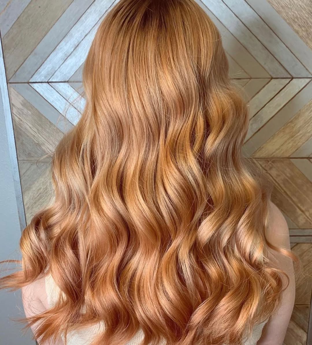 Glamorous Wavy Mid-Back Strawberry Blonde