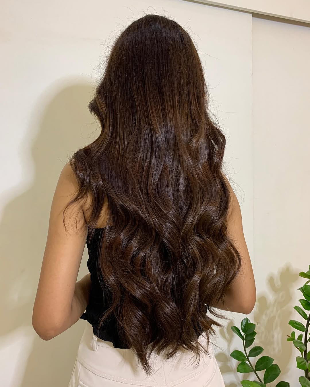 Glossy Chestnut Waves With Subtle Dimension