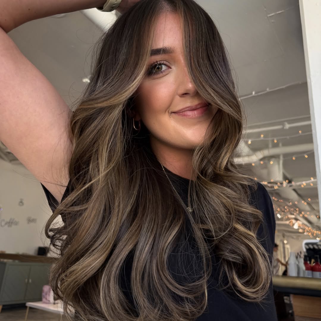 Glowy Bronde Balayage With Face-Framing Layers