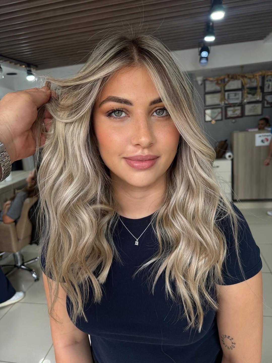 Golden Vanilla Beach Waves With Lived-In Highlights