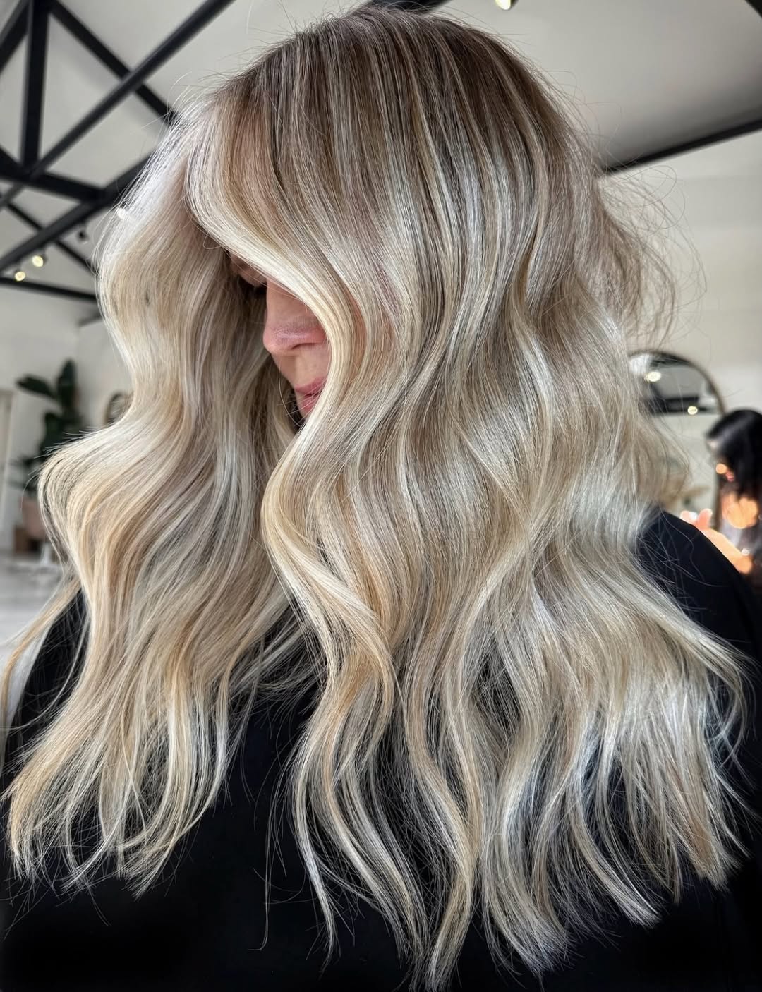 Gorgeous Beige Blonde Balayage With Flowing Waves