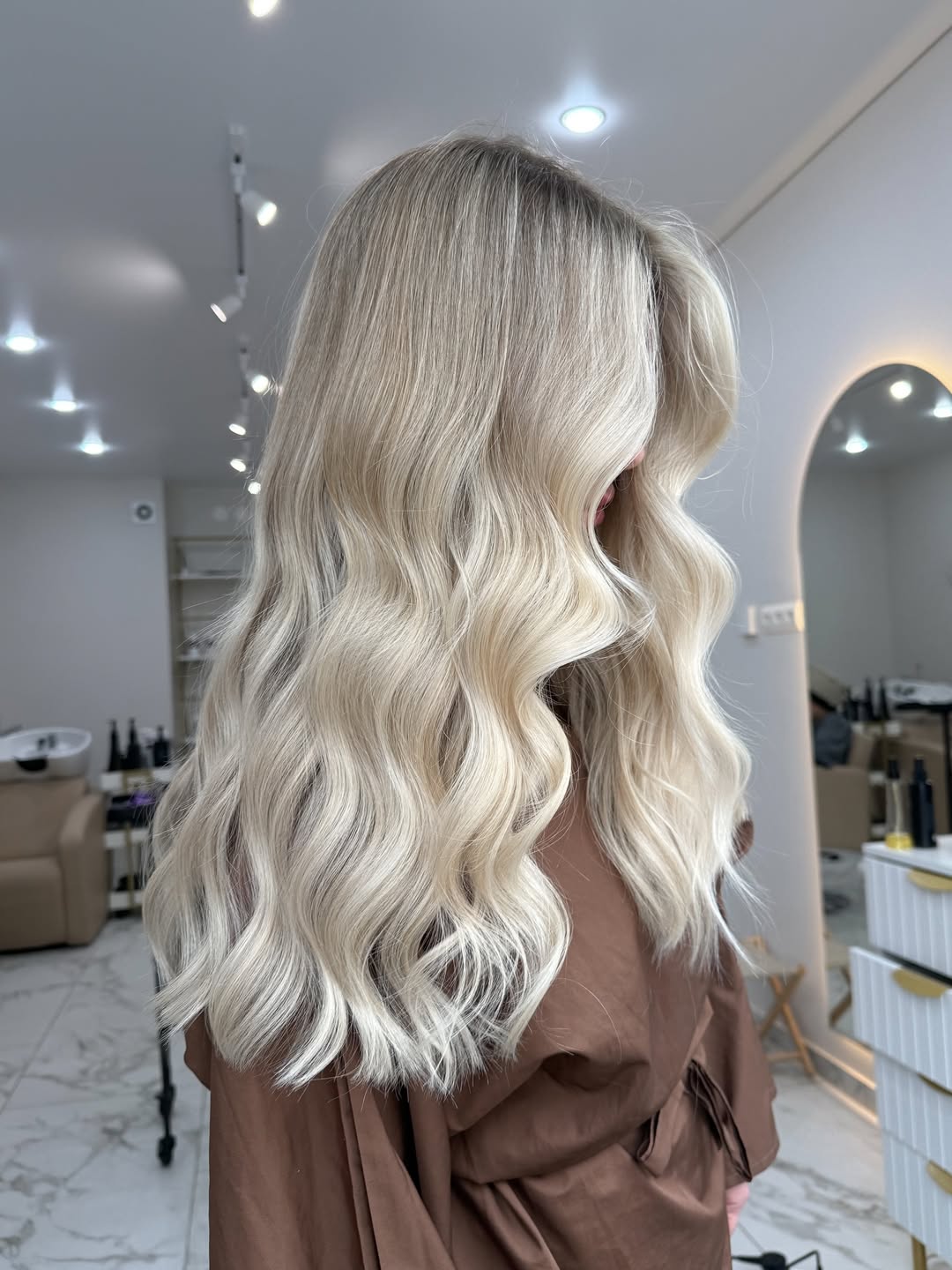 Gorgeous Long Platinum Blonde Wavy Hair
