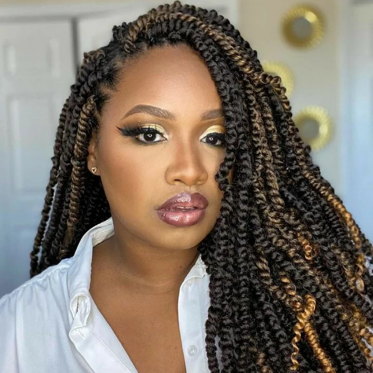 Gorgeous Passion Twists Honey Blonde Highlights