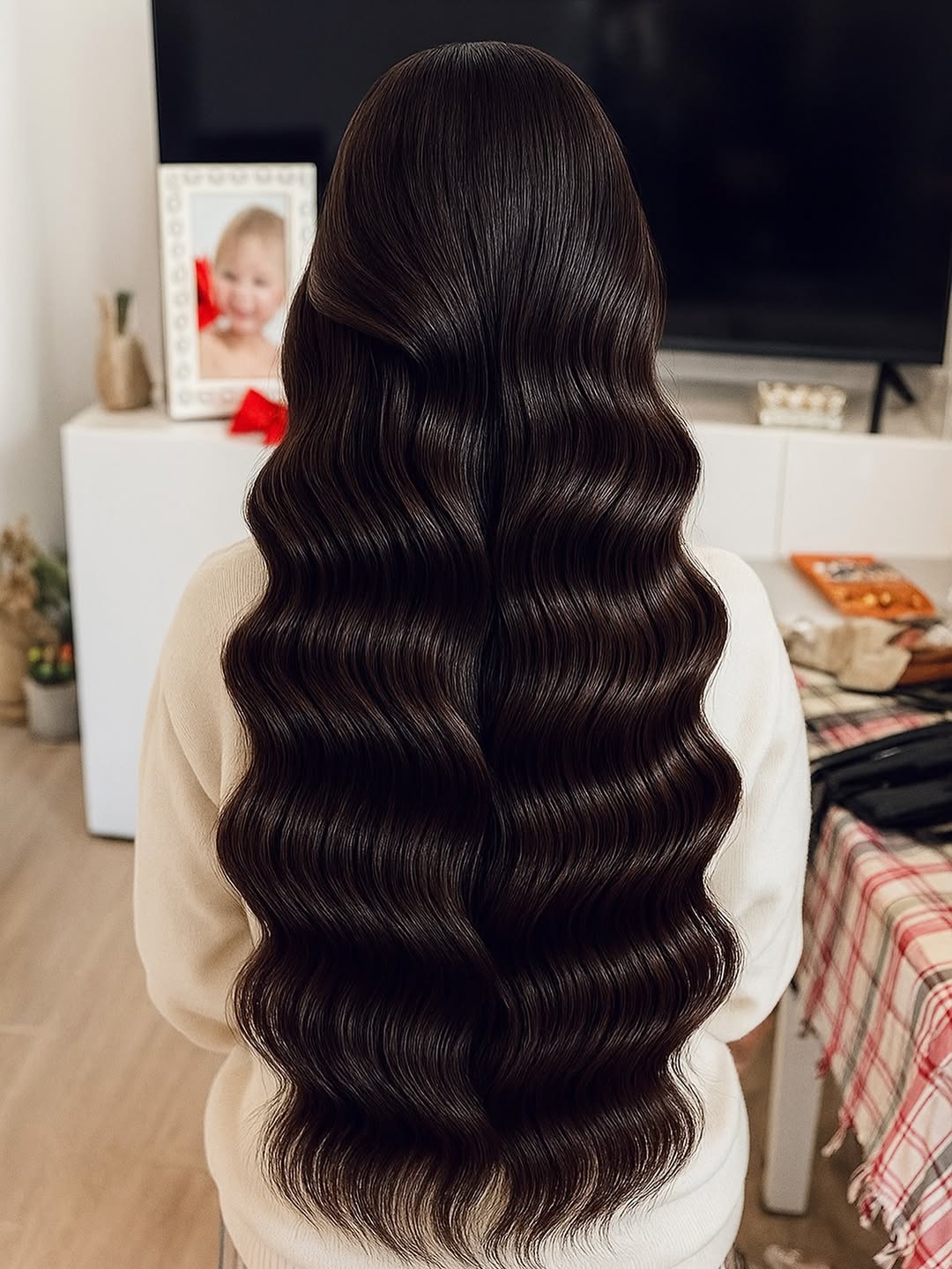 Hollywood Waves Long Dark Glossy Hair