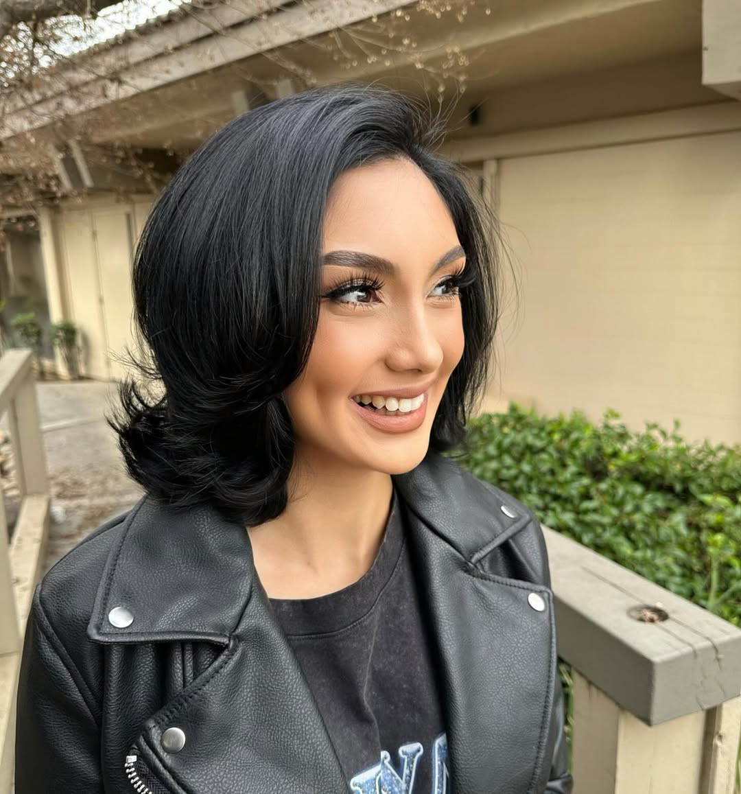 Layered Black Bob With Subtle Outward Flip
