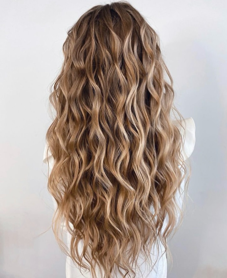 Loose Beachy Waves Chocolate Balayage