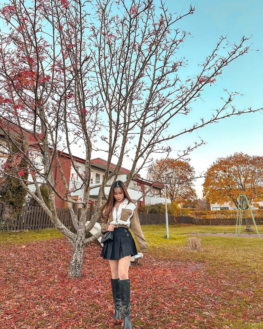 Mini Skirt And Knee-High Boots Fall Outfit