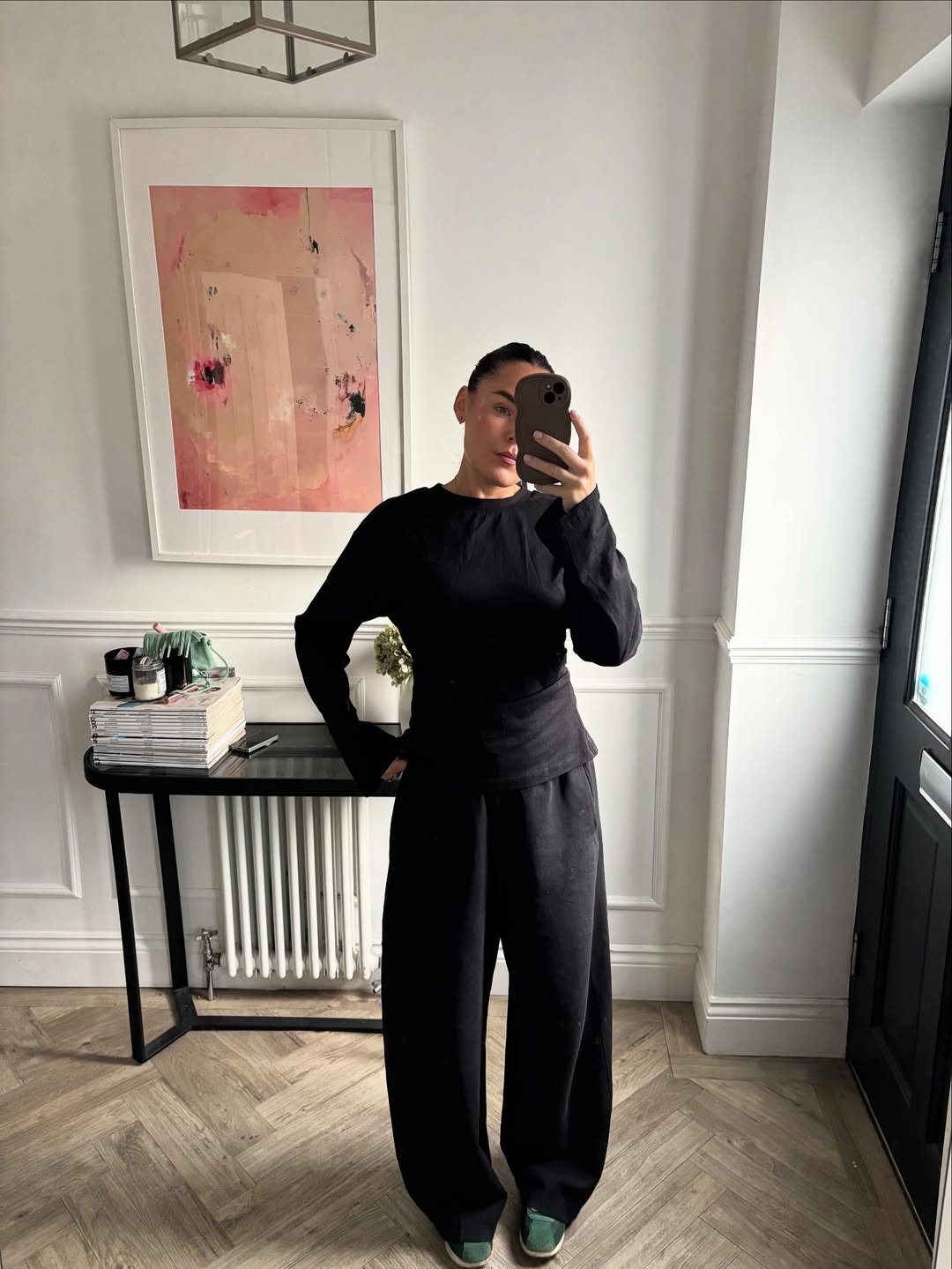 Monochrome Wide-Leg Trouser Outfit With Green Sneakers