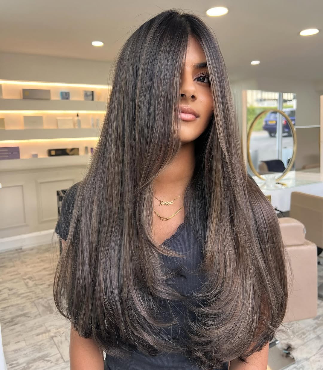 Multi-Dimensional Ash Brown Layers With Subtle Face Frame