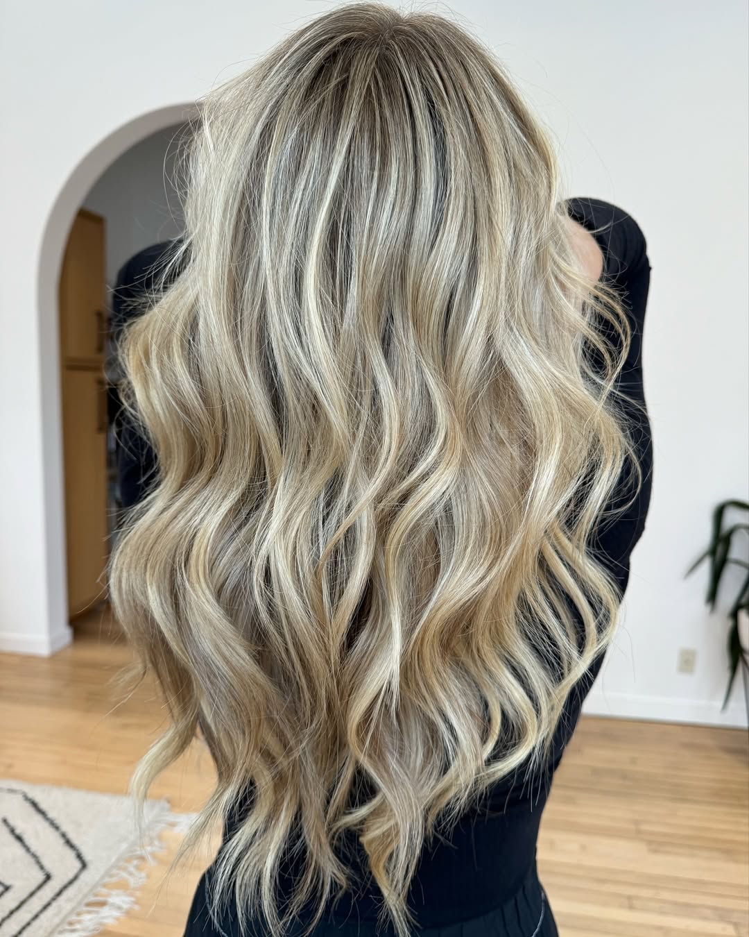 Multi-Dimensional Blonde Waves For Long Hair