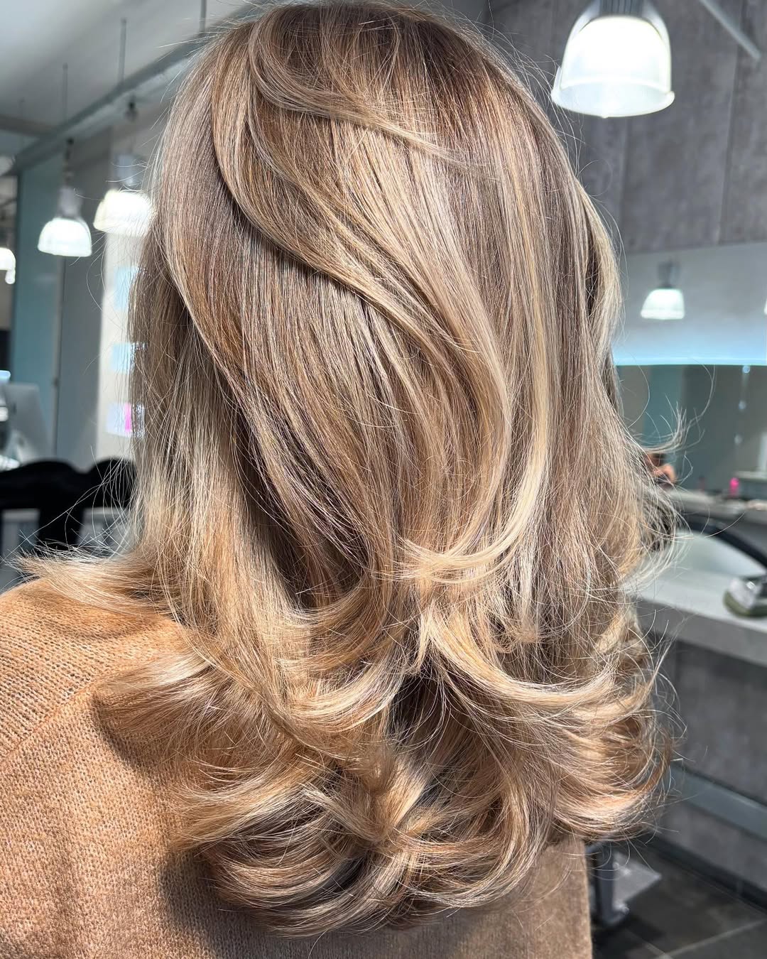 Multi-Dimensional Dirty Blonde With Bouncy Layers