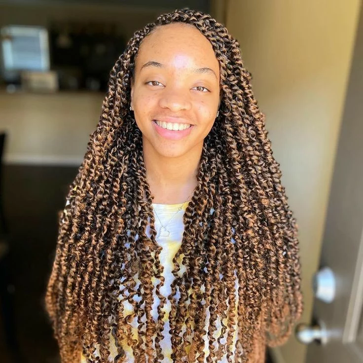 Multi-Tone Passion Twists Long Hairstyle
