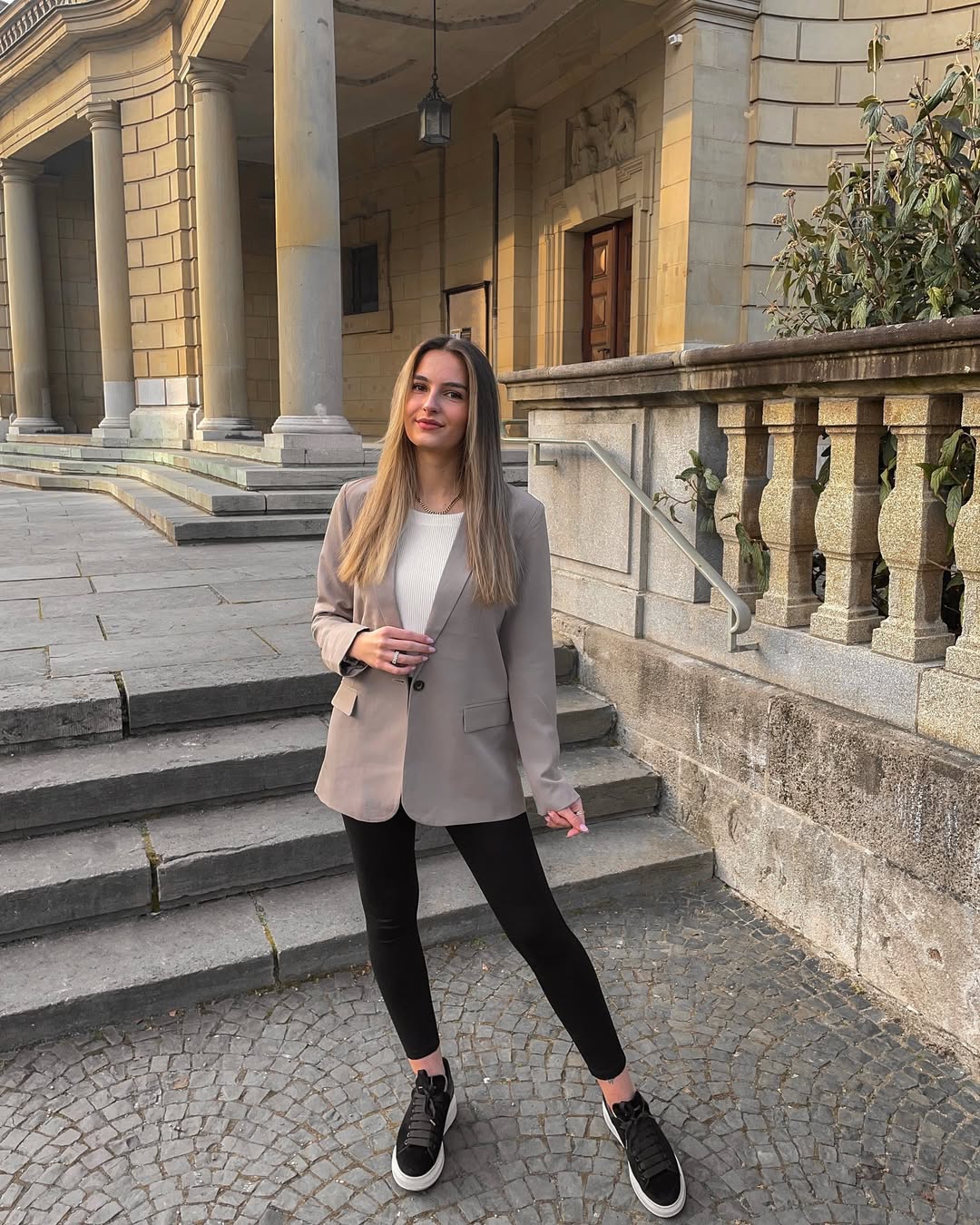 Oversized Blazer With Leggings And Sneakers Combo