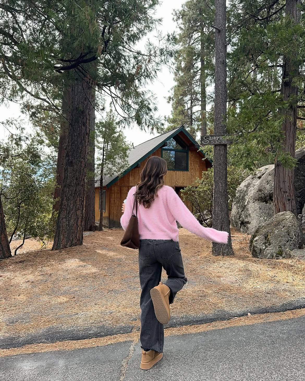 Pink Fuzzy Sweater And Dark Wash Jeans Cabin Look