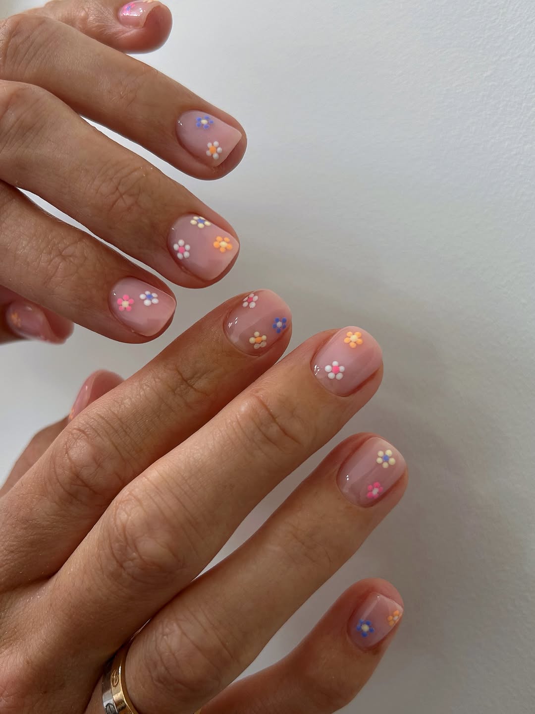 Playful Pastel Daisy Micro Floral Nails