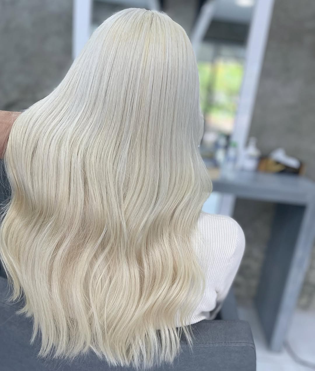 Radiant Platinum Blonde Long Waves