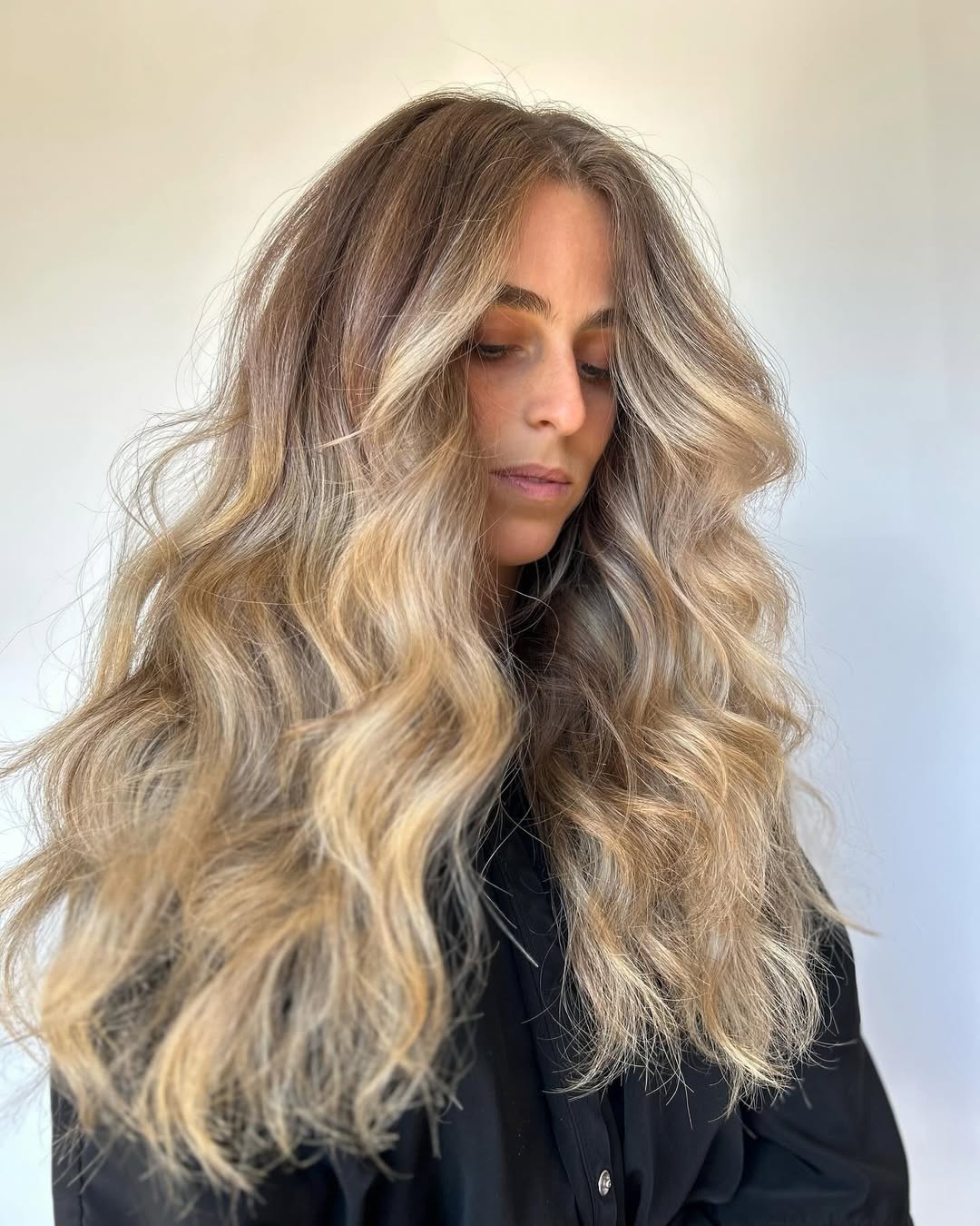 Relaxed Blonde Waves With Subtle Shadow Root