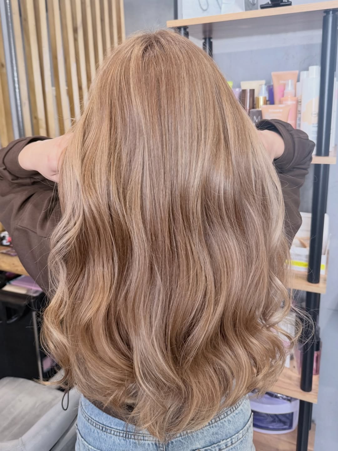 Rich Golden Balayage Long Wavy Hair