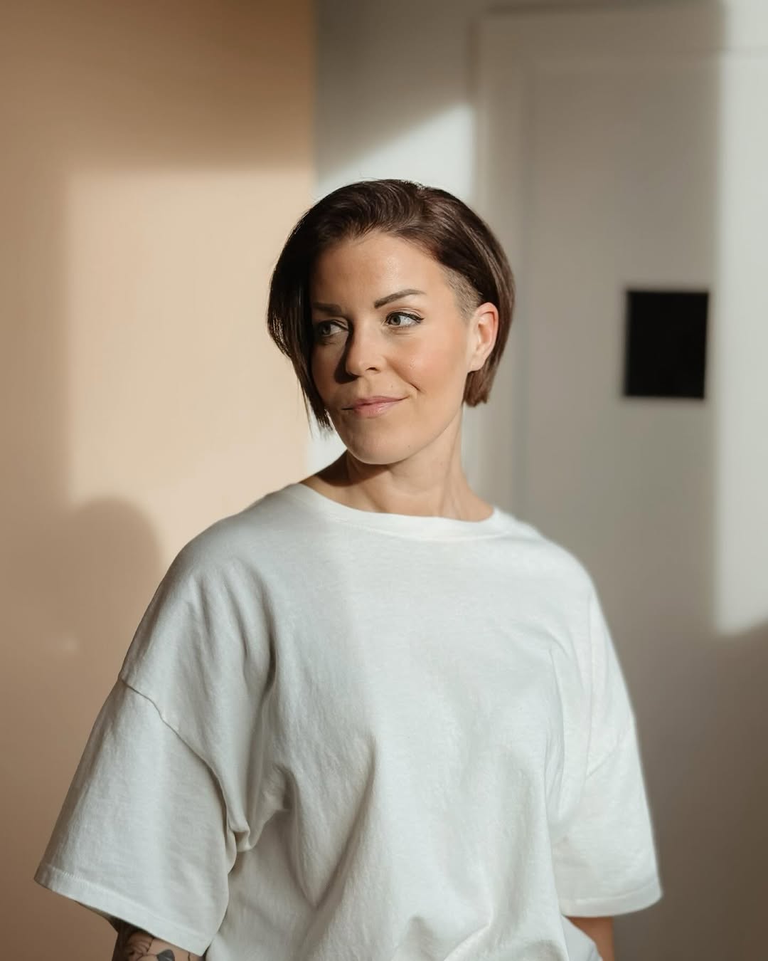 Sleek Undercut Bob with Deep Side Part