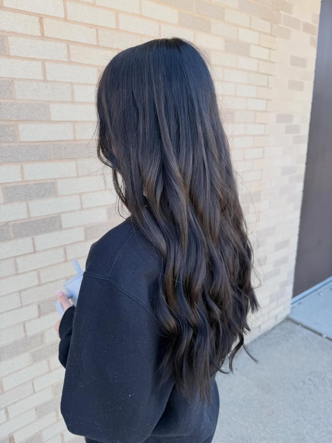 Soft Barrel Waves With Subtle Ash Highlights