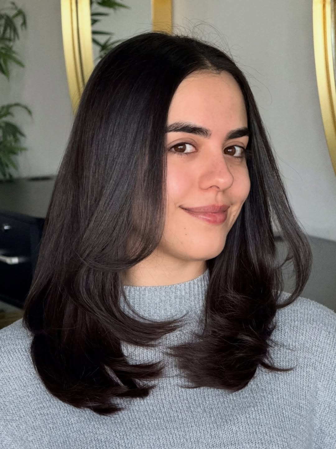 Soft Layers Collarbone Length With Middle Part
