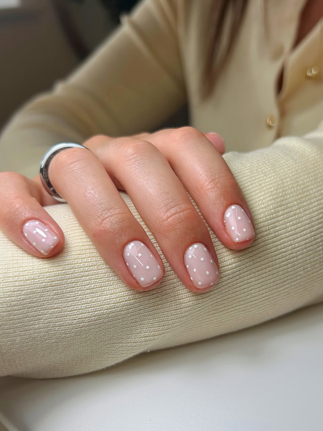 Soft Pink Polka Dot Glossy Round Short Nails