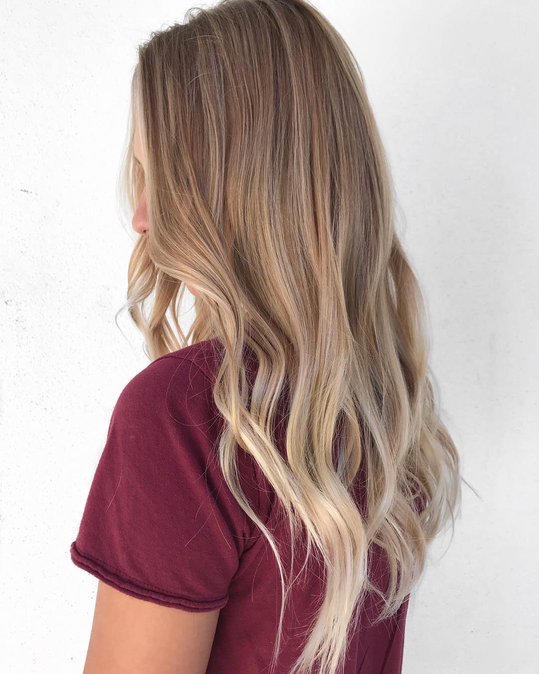 Sun-Kissed Blonde Waves For A Birthday Bash