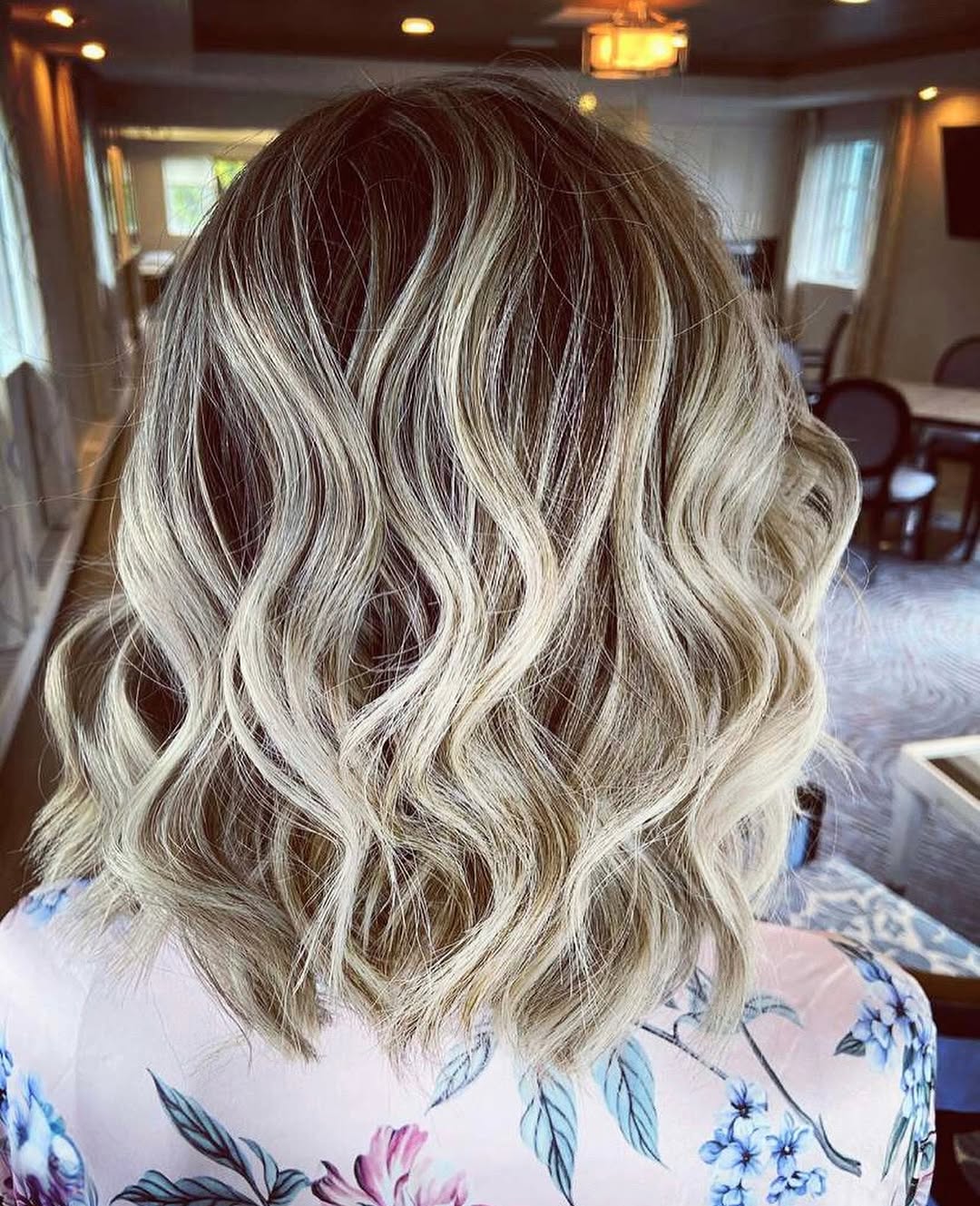 Tousled Bronde Waves With Face-Framing Layers
