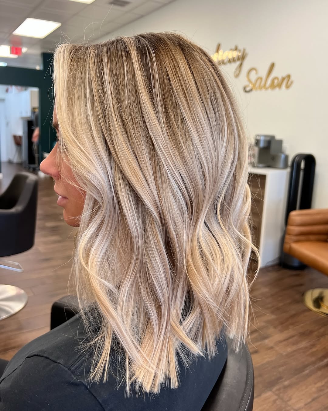 Undone Wavy Blonde Bob With Shadow Root