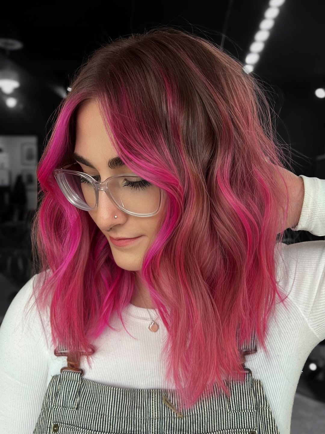 Vibrant Pink Face Framing Money Piece On Wavy Lob