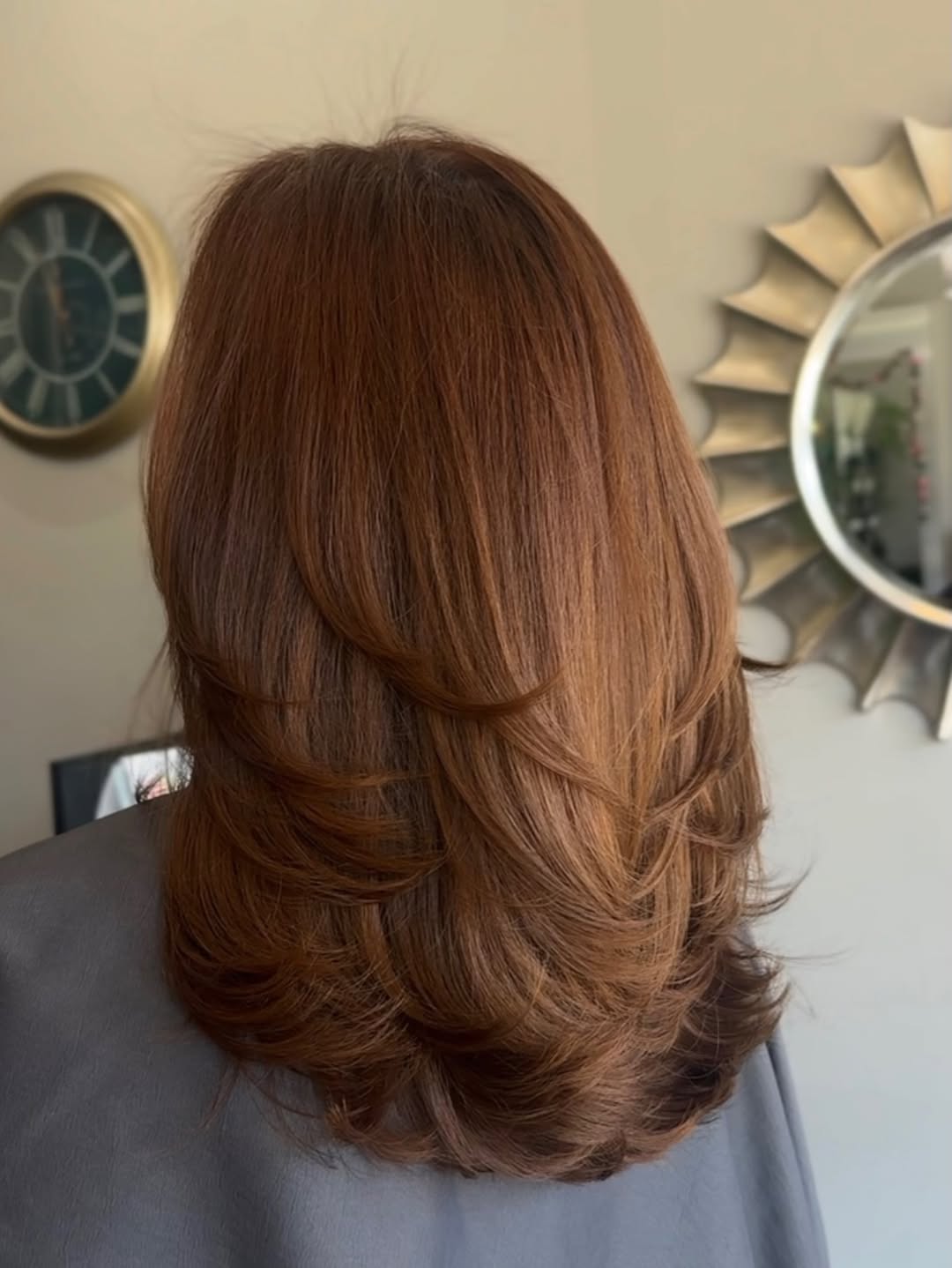 Voluminous Copper Layers With Subtle Face Framing