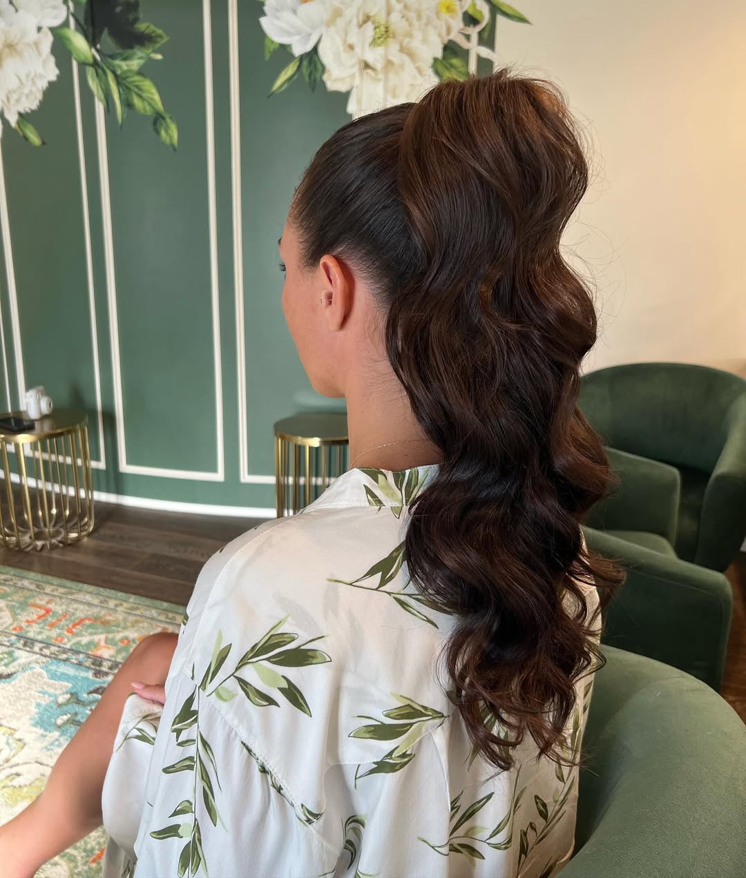 Voluminous High Ponytail With Hollywood Waves