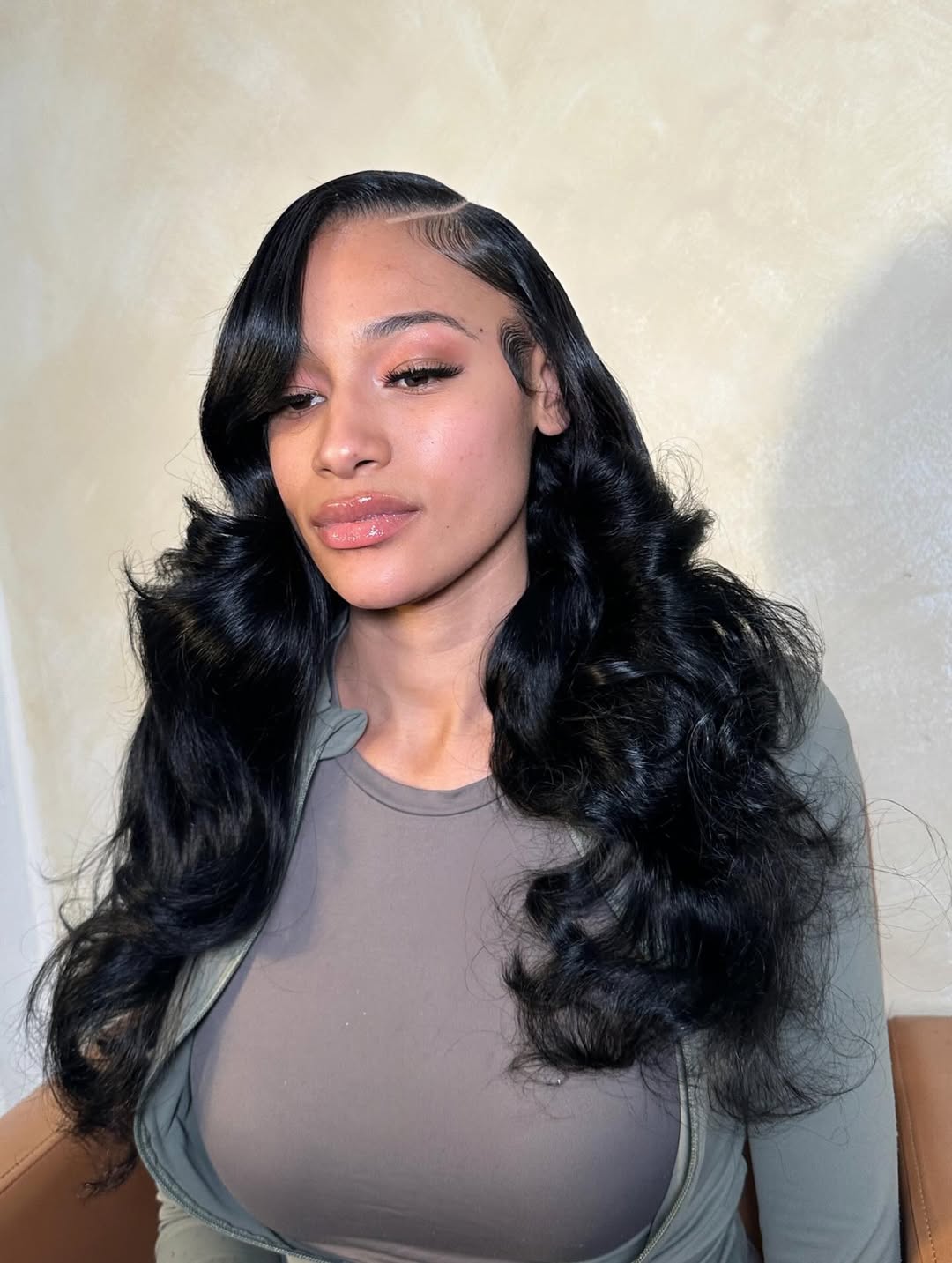 Voluminous Hollywood Waves With Deep Side Part
