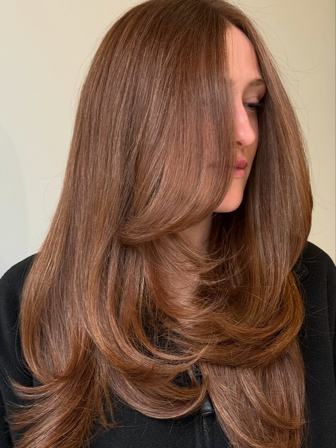 Voluminous Layered Cut With Copper Undertones