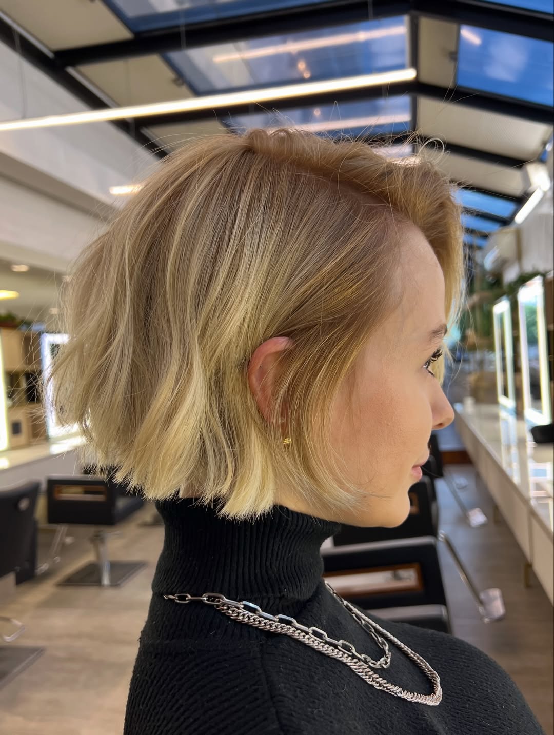 Wavy Chin-Length Bob With Natural Blonde
