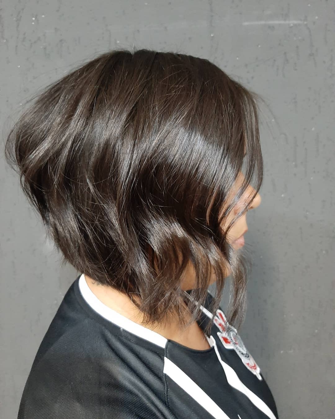 Wavy Inverted Bob For Summer Style