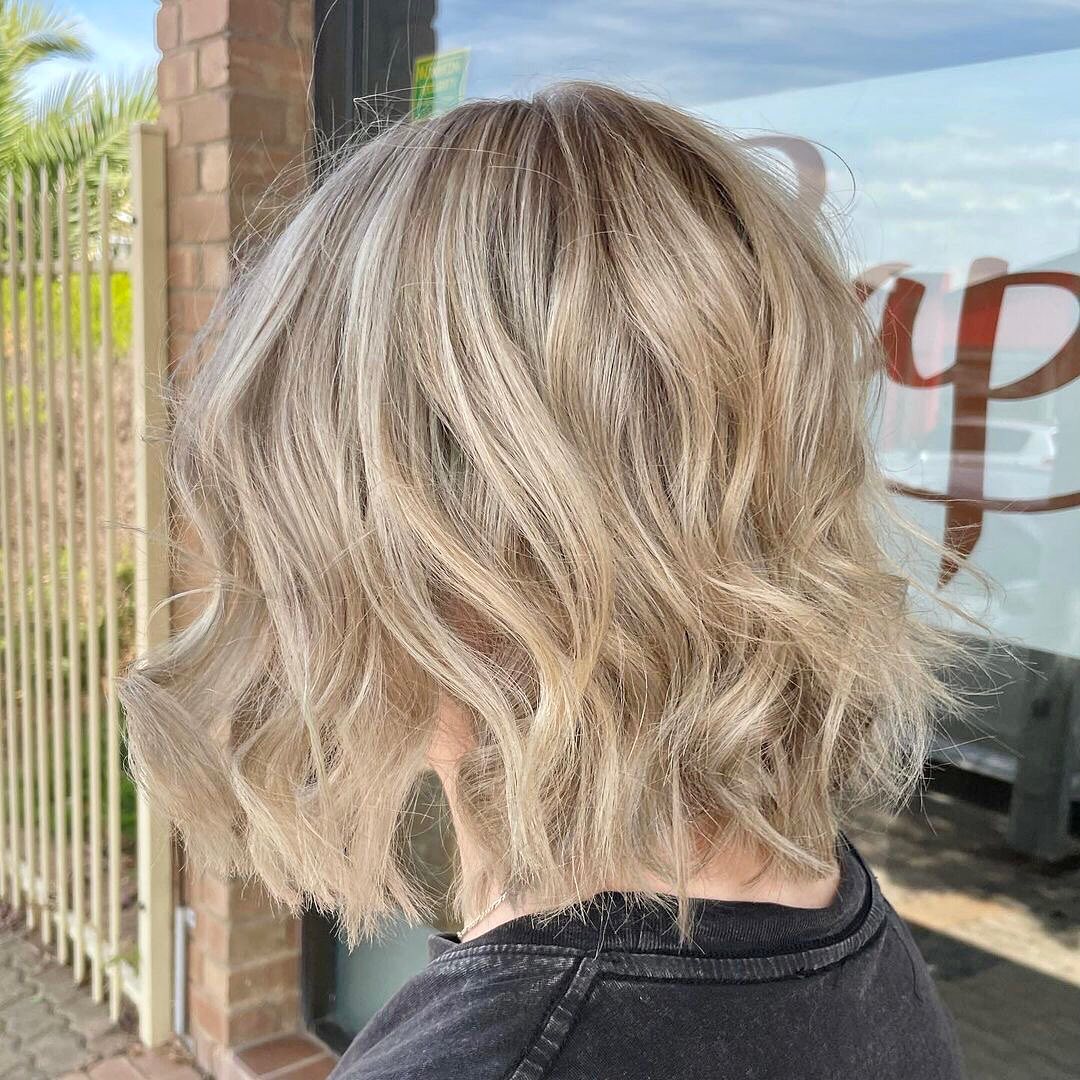Wavy Summer Blonde Bob with Shadow Root