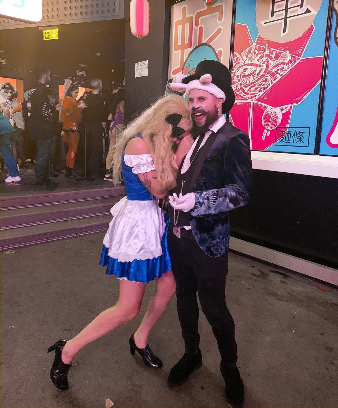 Alice In Wonderland Couple's Halloween Costume