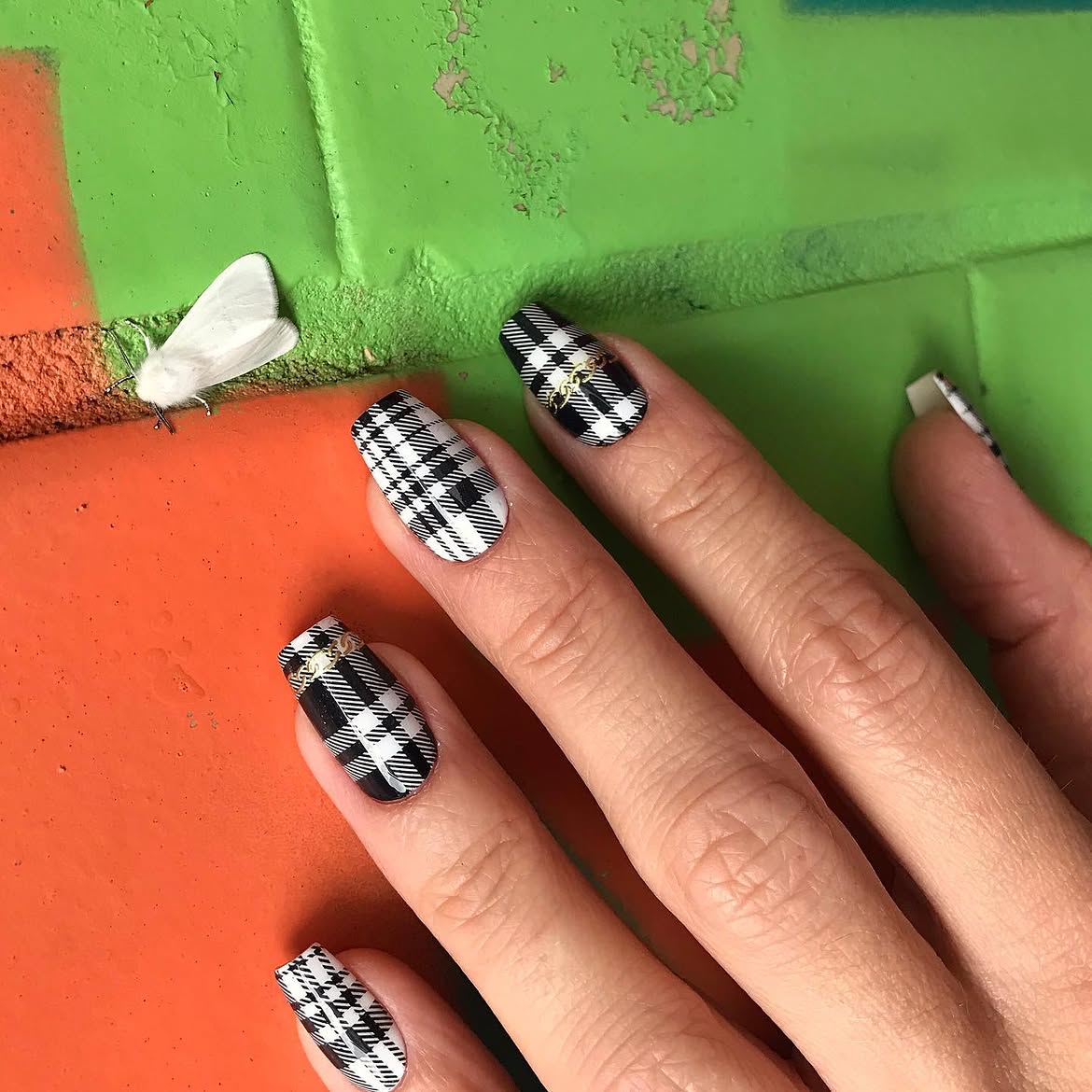Black and White Plaid Coffin Nails with Gold Accent