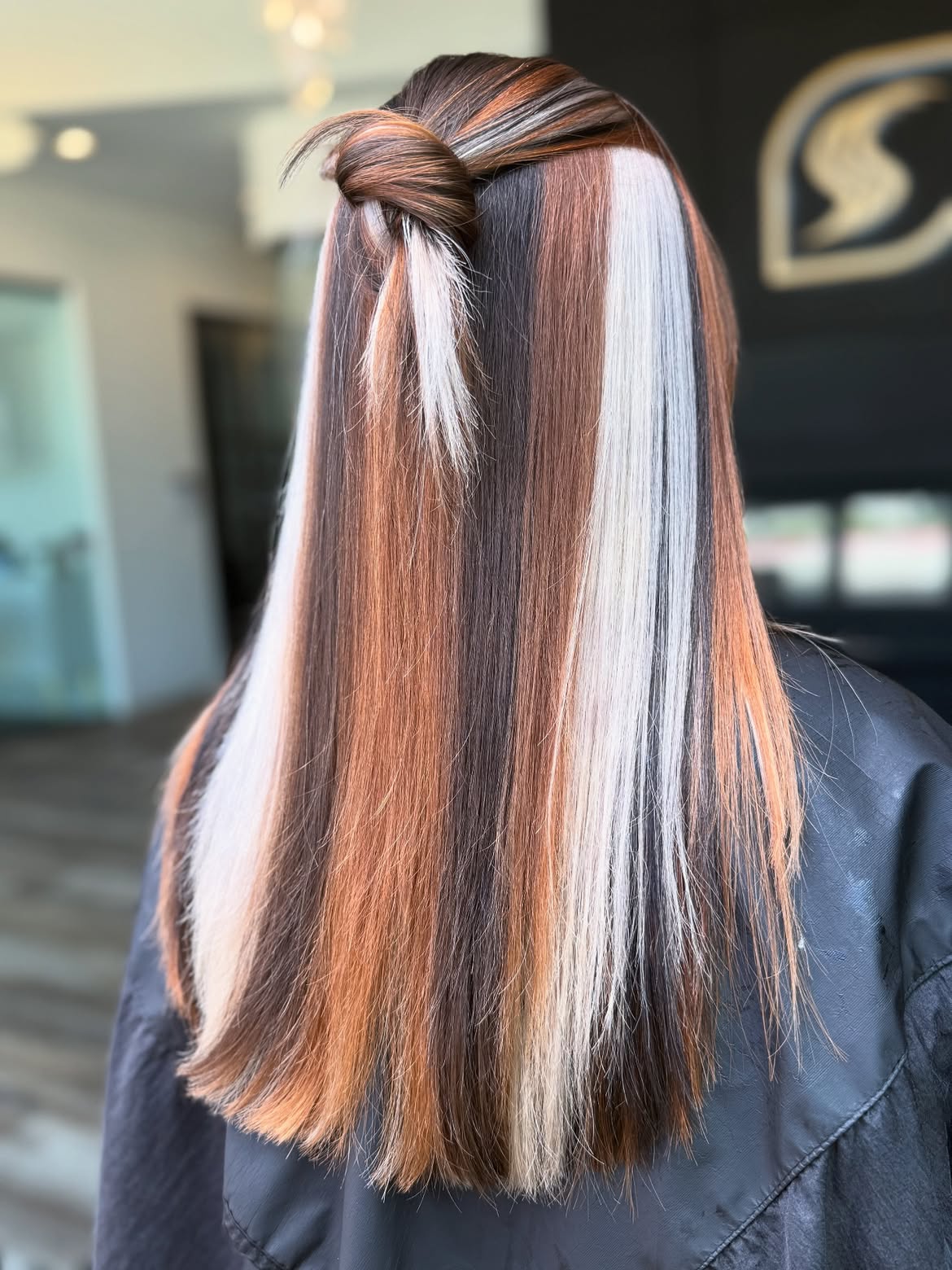 Bold Calico Chunky Highlights With Half Knot