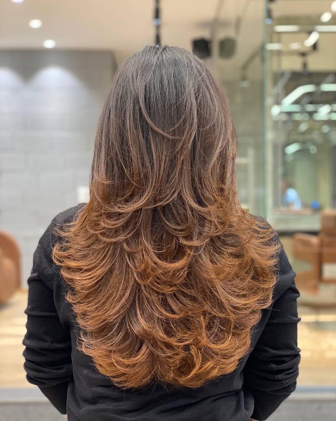 Cascading Cinnamon Layers With Subtle Copper Hues