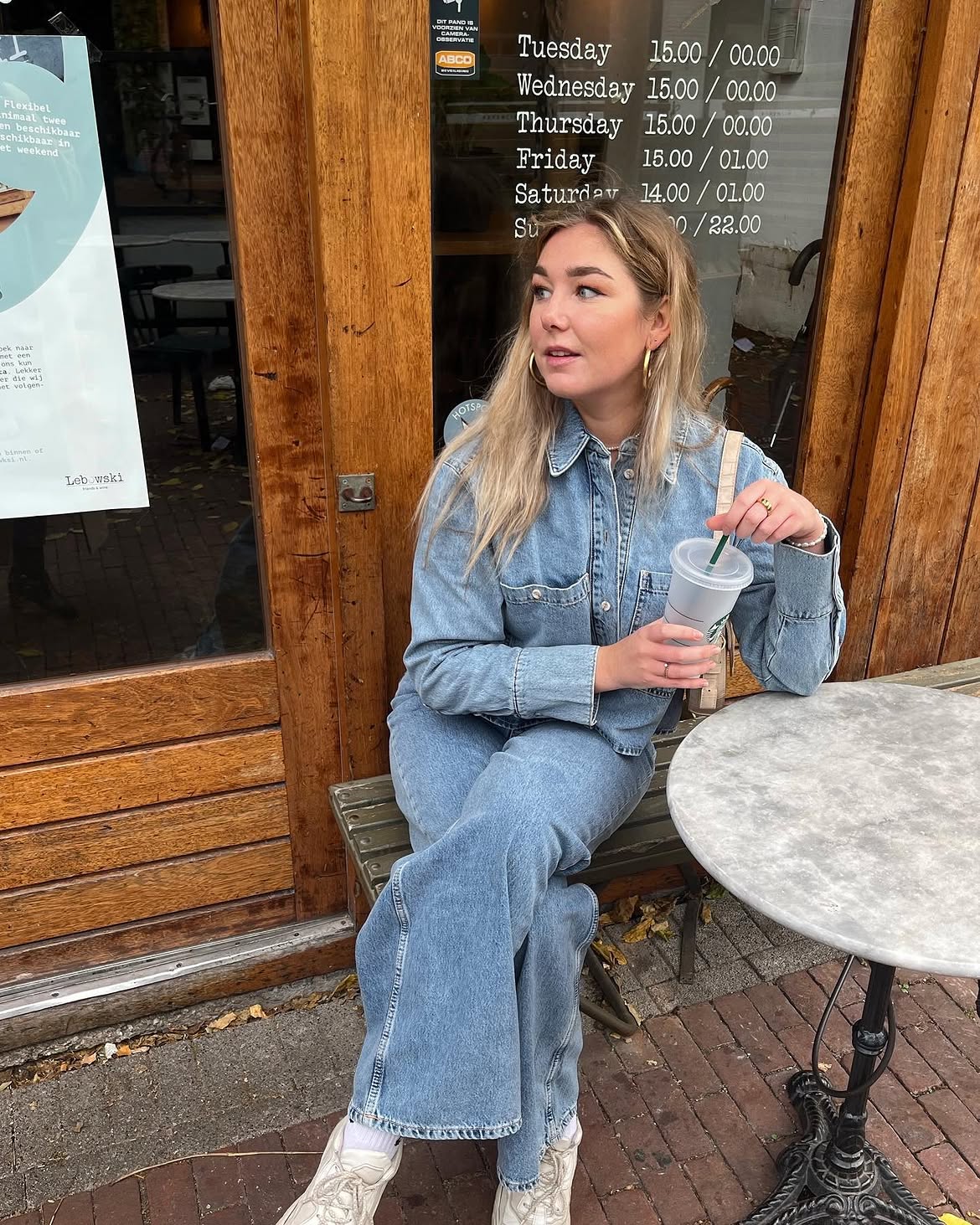 Casual Denim Monochome Wide Leg Jeans Look