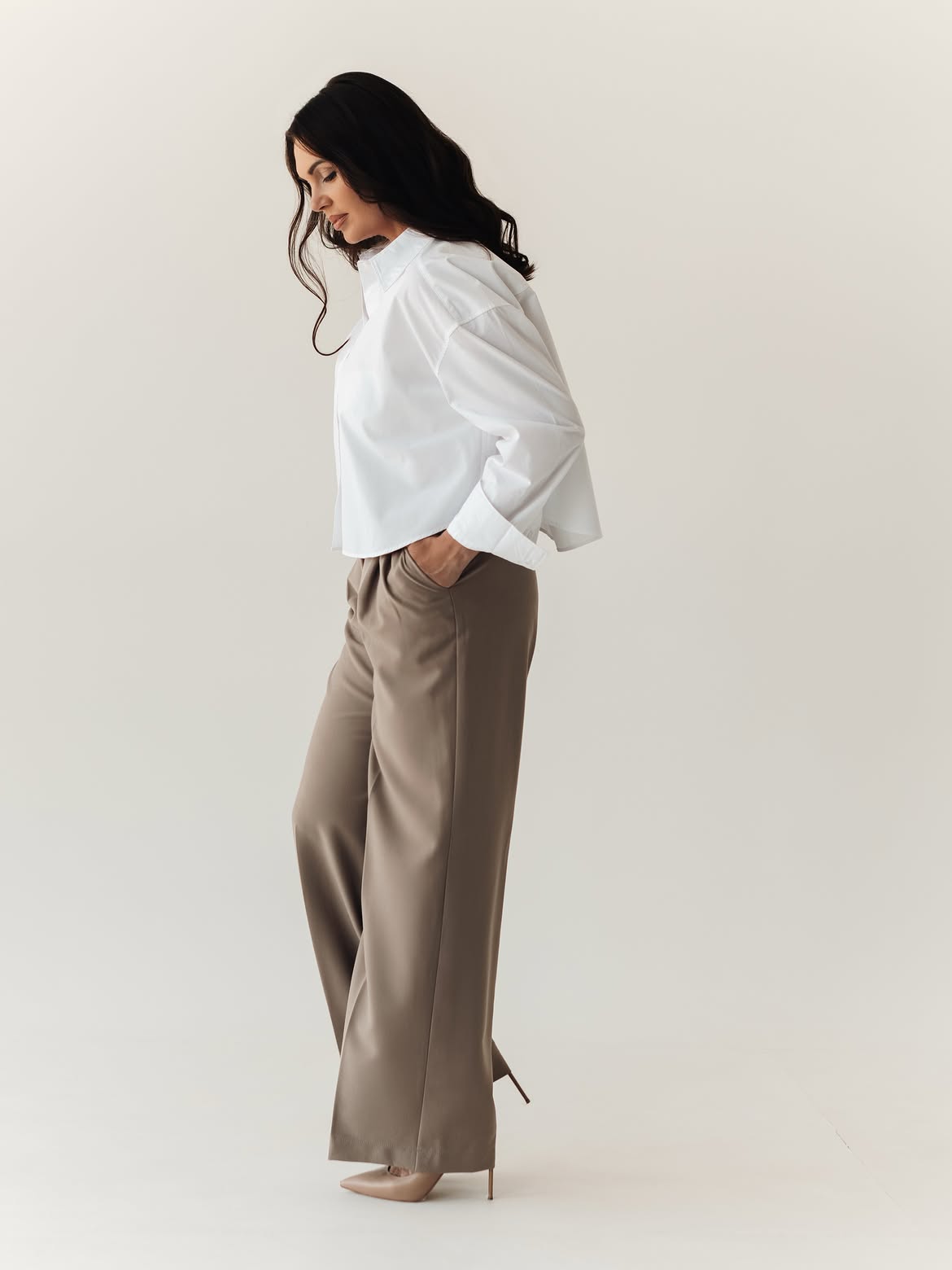 Chic Shirt and Wide-Leg Trousers for a Modern Look