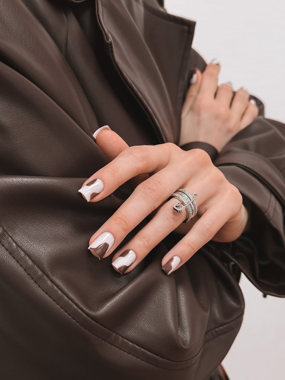 27 Must-Try Early Fall Nail Ideas For A Chic Autumn Vibe 14 Chocolate Milk Swirl French Tip Nails