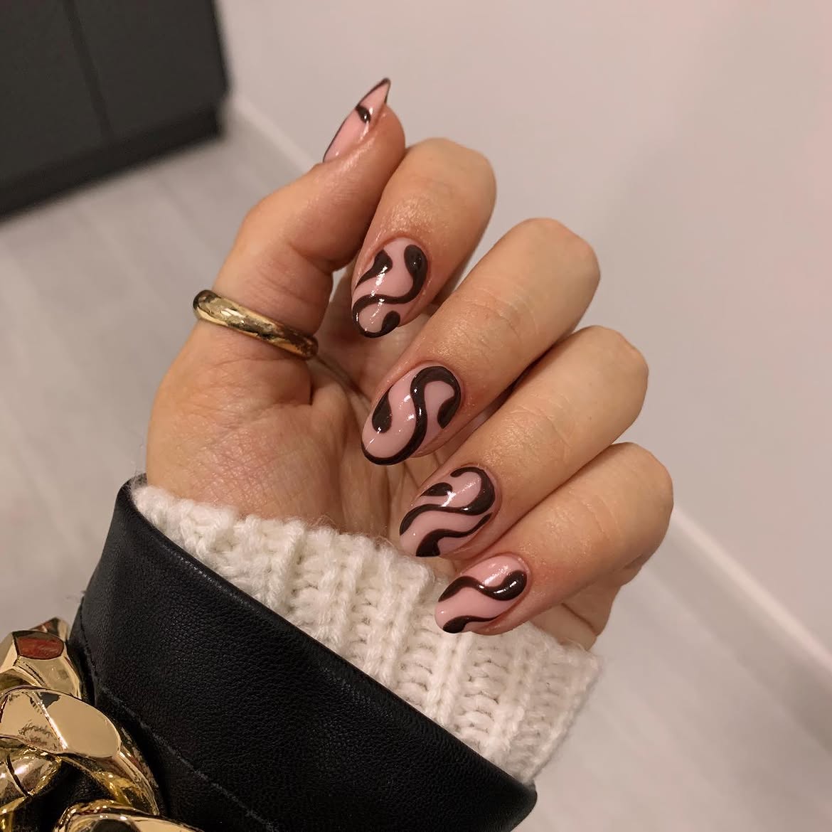 Chocolate Swirl Milky Pink Almond Nails