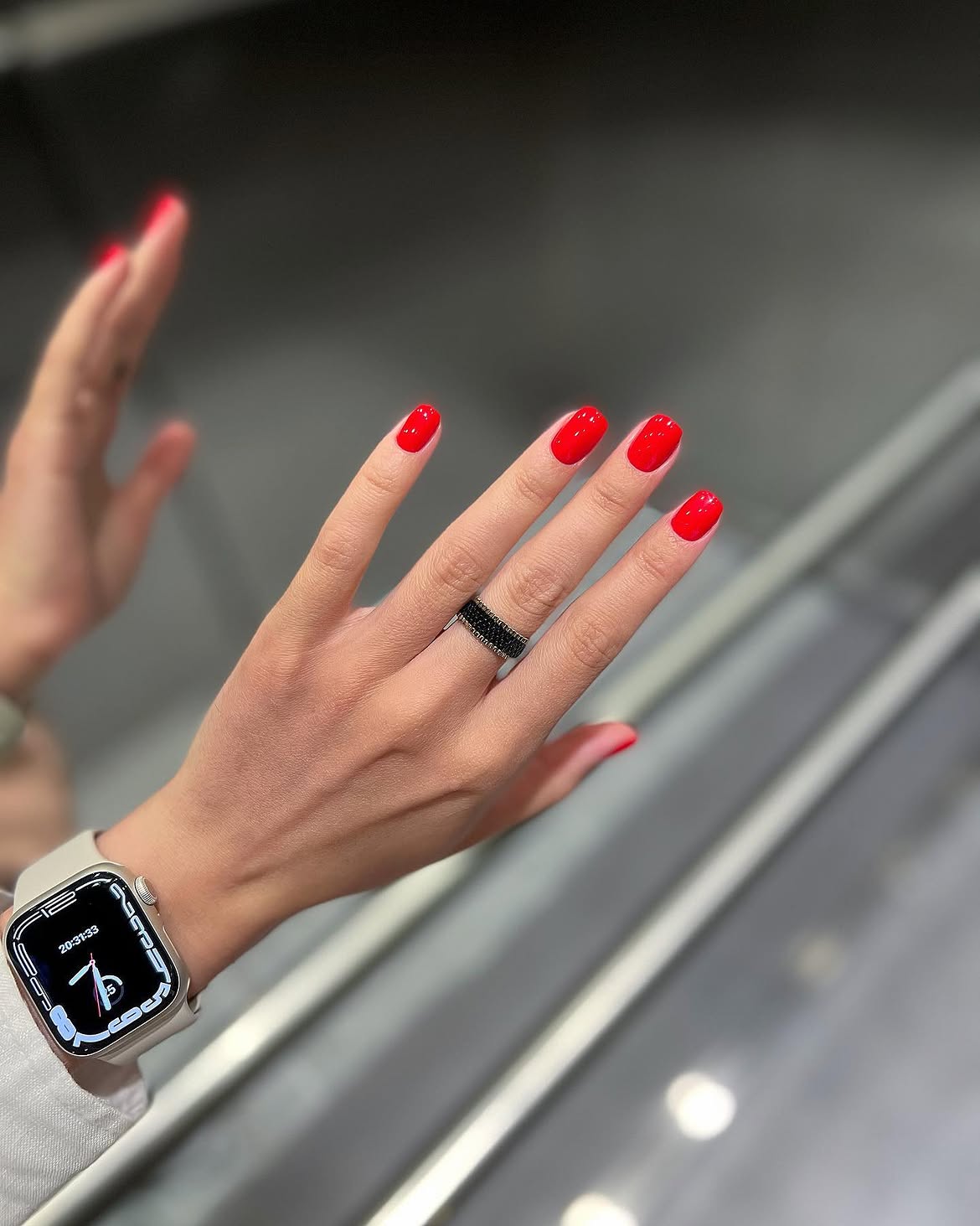 27 Must-Try Early Fall Nail Ideas For A Chic Autumn Vibe 24 Classic Bright Cherry Red Glossy Nails