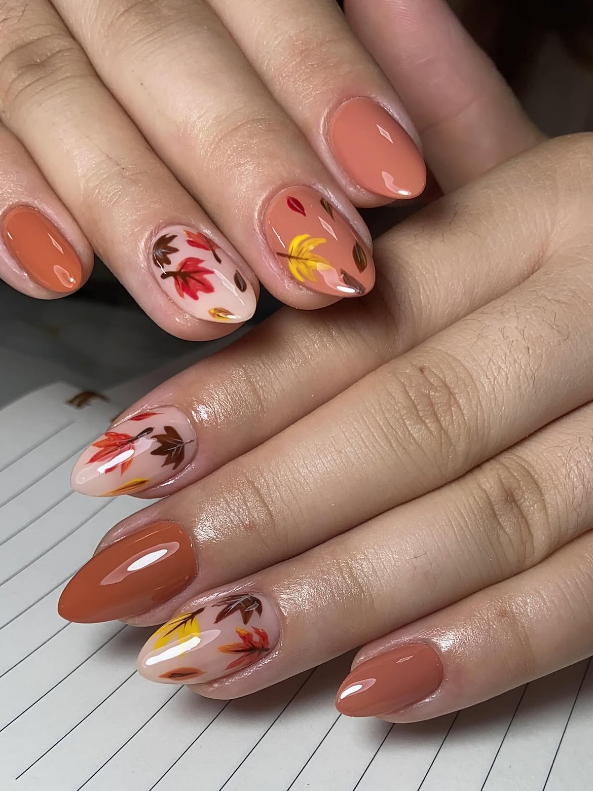 29 Stunning Fall Leaves Nail Ideas You Need To Try Now 29 Classic Fall Leaves Autumn Manicure